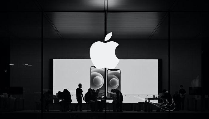 The image shows an Apple store. — Unsplash