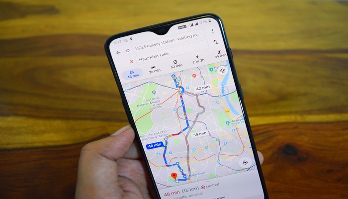The image displays Google Maps app open on a mobile screen. — Pixabay