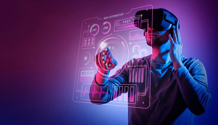 The image shows a man using a VR headset. — Freepik