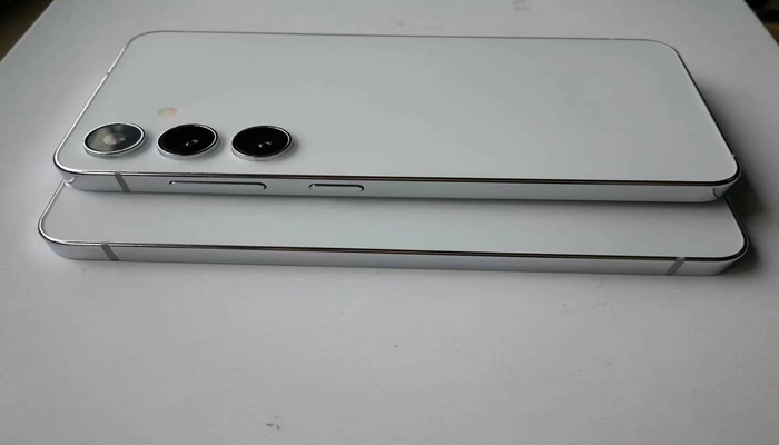 The image displays the Galaxy S24 and S24 Plus. — Samsungmembers