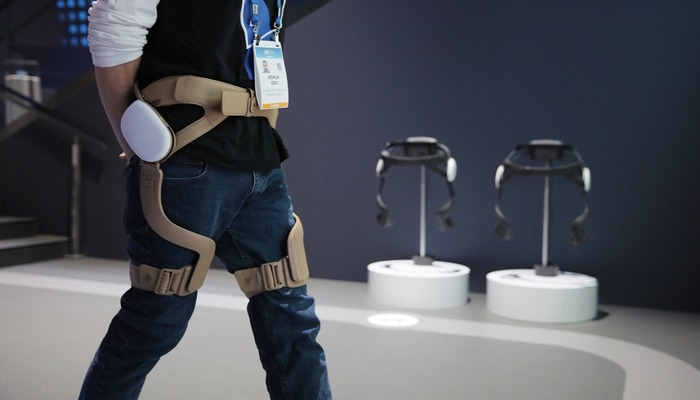 The image shows Samsungs EX1 exosuit. — KEDGlobal