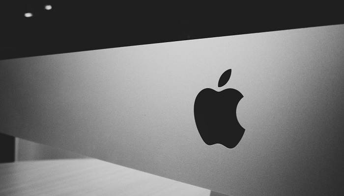 The image shows the Apple logo. — Pexels