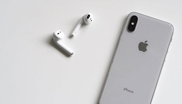 The image shows iPhone X. — Pexels