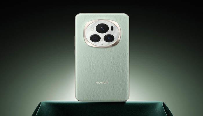 The images shows an Honor Magic 6 Pro. — Honor