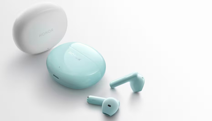 An undated image showing Honor Earbuds X7. — Honor