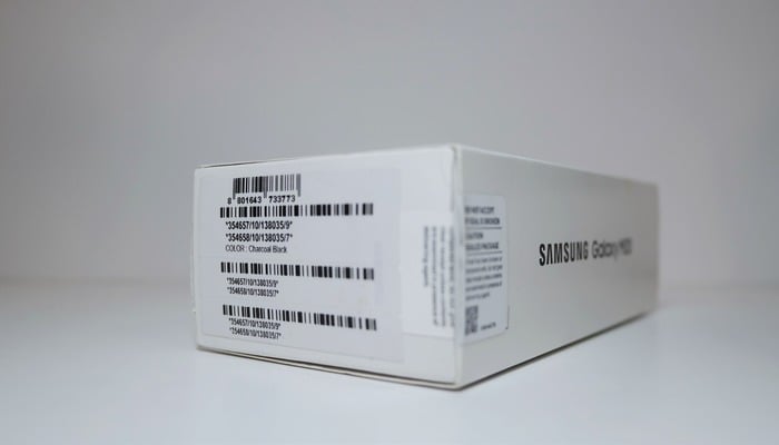 An undated image of a Samsung phone box. — IMEI.info
