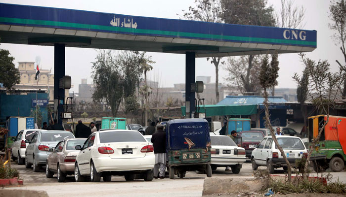 A large number of vehicles are in queue to refill CNG tanks at a station located on Ring road in Peshawar on Saturday, February 3, 2024. — PPI