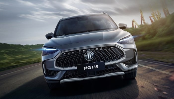 A screengrab of MG HS PHEV. — Screenshot/ MG Motors/ Canva