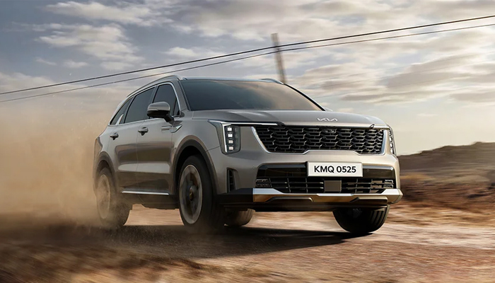An undated image of Kia Sorento 1.6T HEV FWD. — Kia Pakistan
