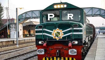 Pakistan Railways to privatise 11 more trains for better services