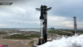 SpaceX Starship rocket hits 10th test flight success SpaceX Starship rocket hits 10th test flight success
