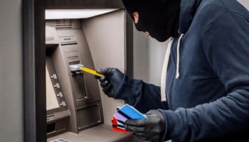 ATM scam alert: Thief uses super glue to trap cards in Lahore ATM scam alert: Thief uses super glue to trap cards in Lahore