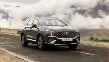 Hyundai Santa Fe Hybrid gets massive price cut in Pakistan Hyundai Santa Fe Hybrid gets massive price cut in Pakistan