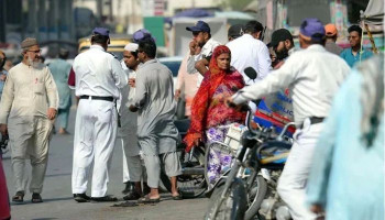 Karachi sets new speed limit for motorists on Shahrah-e-Faisal
