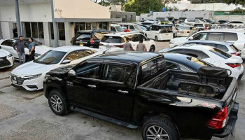 Govt considers ending personal baggage used-car import scheme