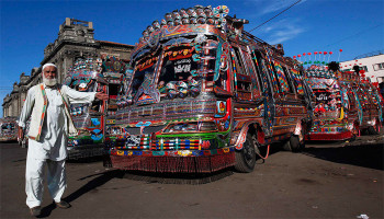 Sindh govt to phase out all old buses with new models