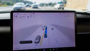 Tesla FSD texting feature sparks legal debate