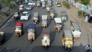 Karachi extends motor cab rickshaw ban on 25 roads