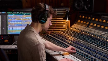 Sony MDR-M1 headphones review: Serious upgrade for audio engineers