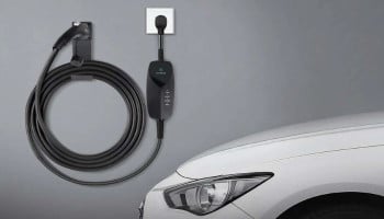 Tethered vs untethered EV charger: Which home charging option is better?
