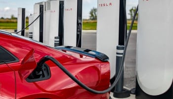 NACS vs J1772 EV charging: Which EV charging standard is better in 2026?