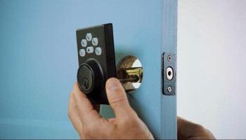 Kwikset Powerbolt 250 vs Powerbolt 240: Which Kwikset smart lock is better in 2026?