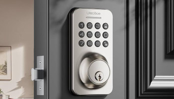 Ulecoce SL03 vs Ulecoce U68 Smart Door Lock: Comparing features, specs, and performance