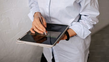 Flagship tablets under $500: Big screens, S pen, E ink picks